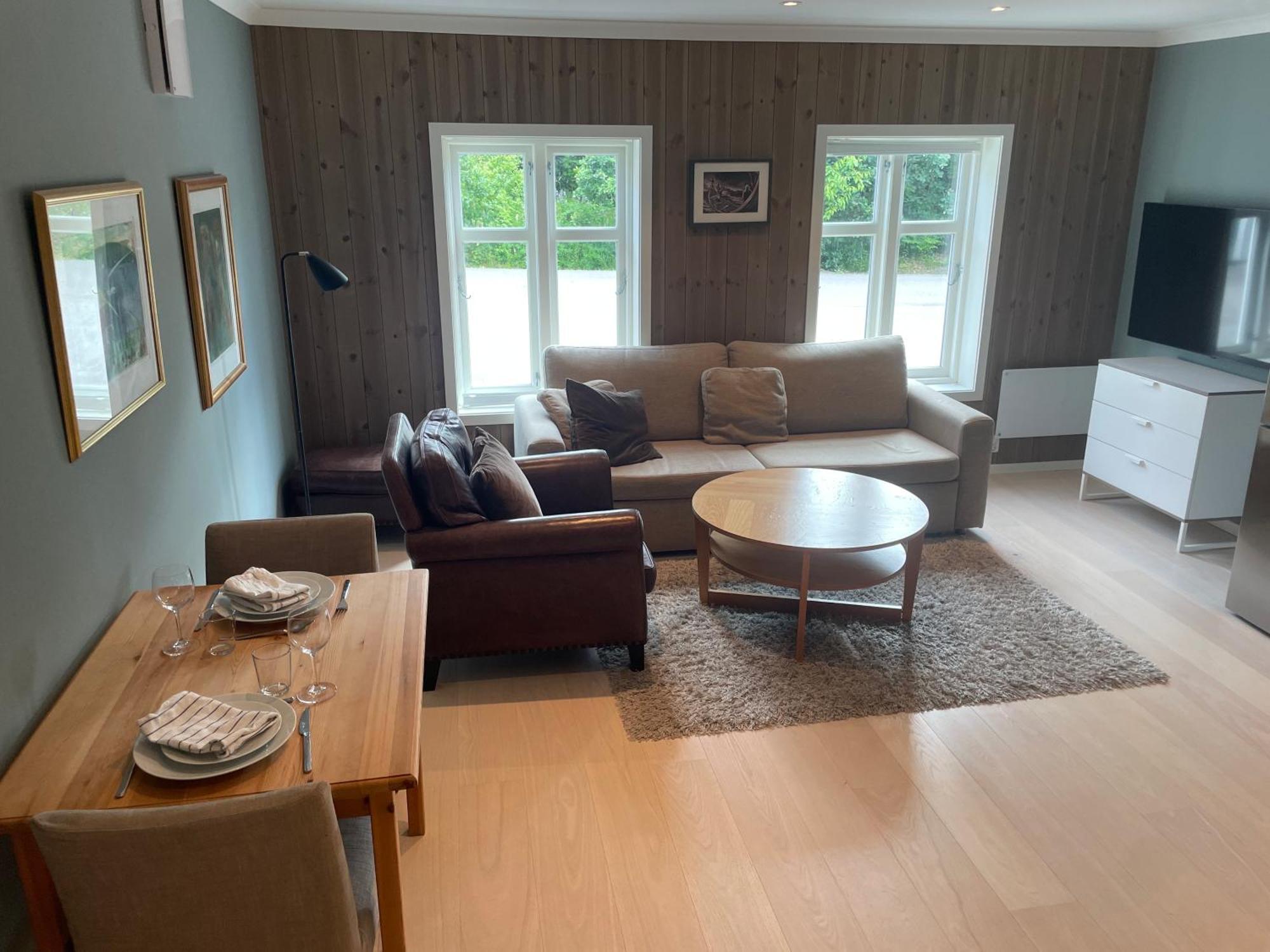 Modern Near Center - Parking Available